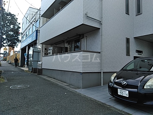 23/26 エントランス