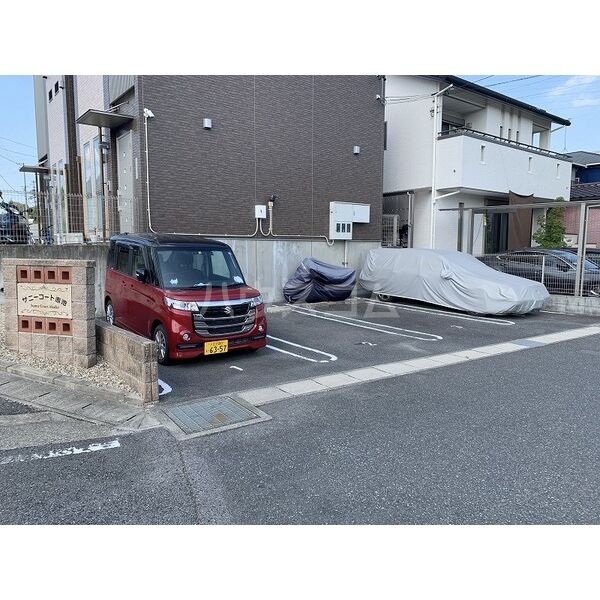 16/16 駐車場