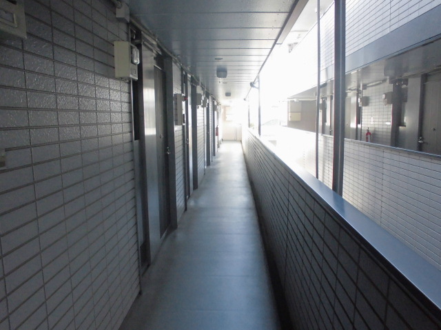 20/30 エントランス