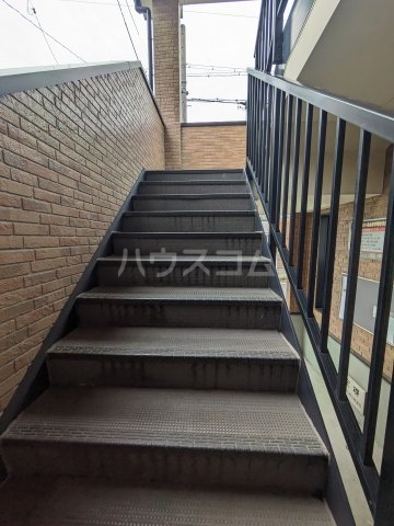 22/23 エントランス