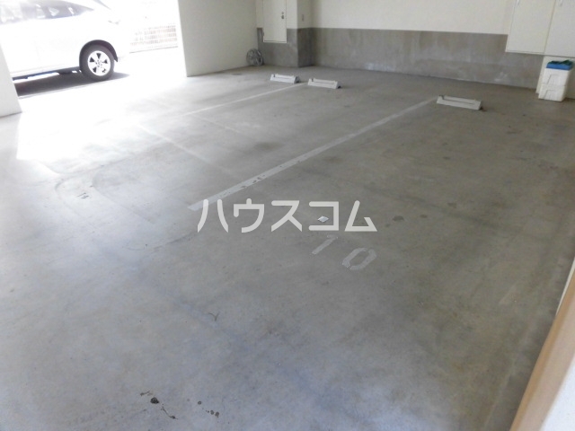 18/21 駐車場