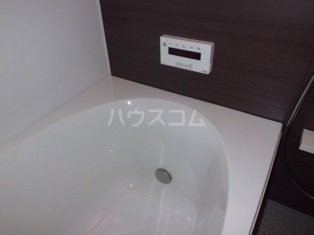 13/23 浴室