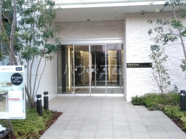 18/26 エントランス