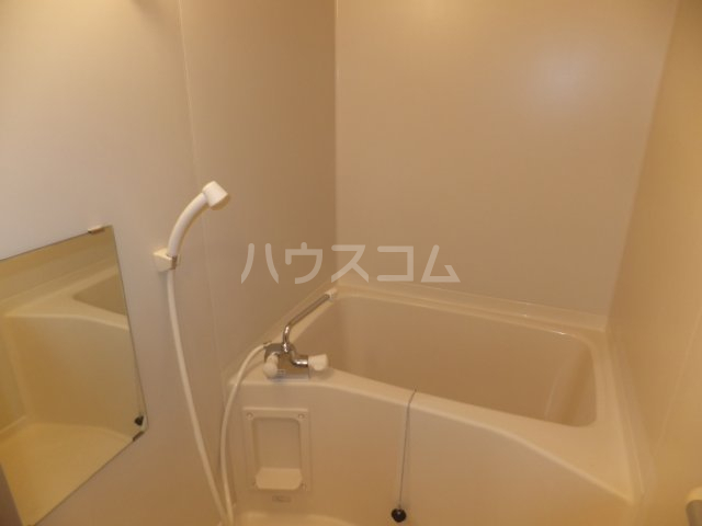 13/28 浴室