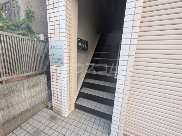 16/18 エントランス