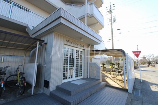 2/4 エントランス