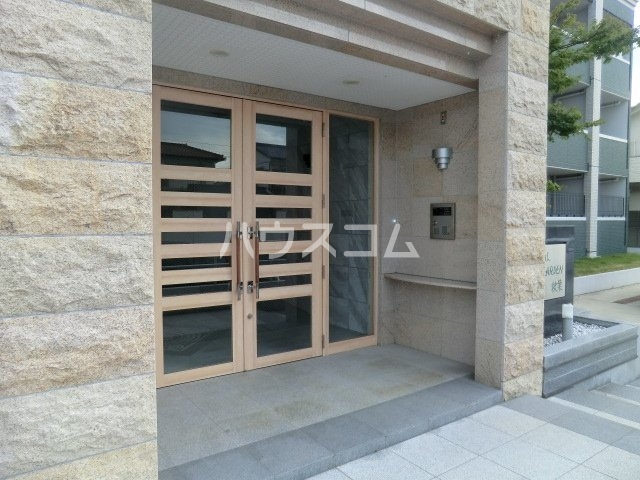 20/28 エントランス