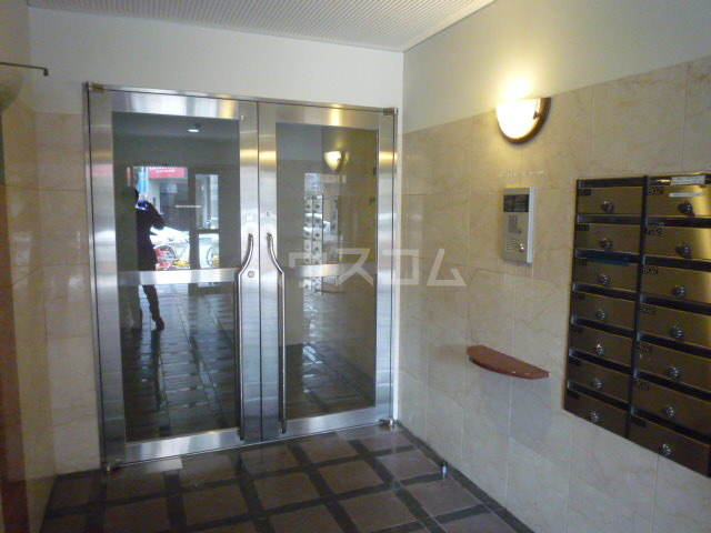 18/24 エントランス