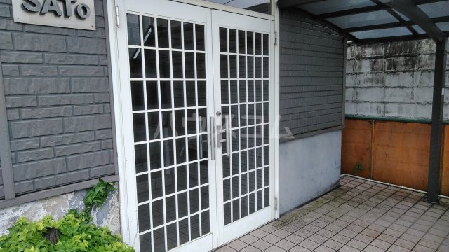 2/4 エントランス