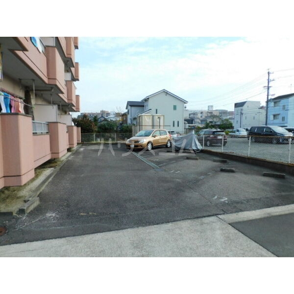 14/18 駐車場