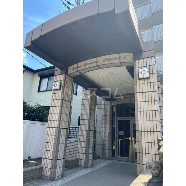 15/15 エントランス