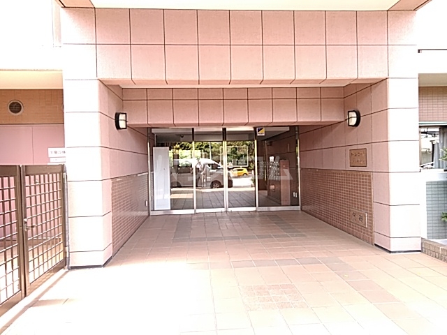 22/24 エントランス
