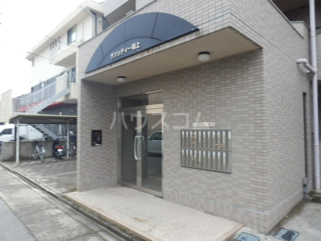 22/30 エントランス