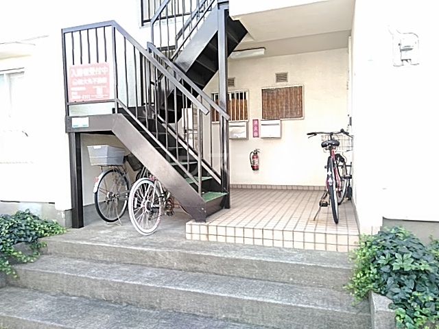 20/26 エントランス