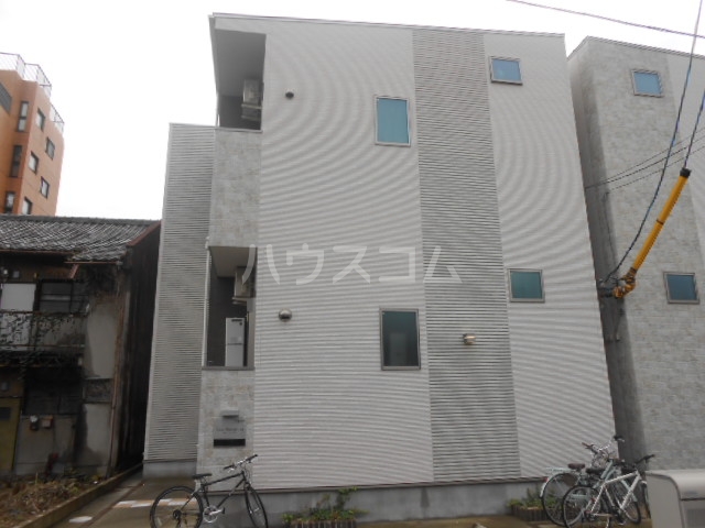 16/25 エントランス