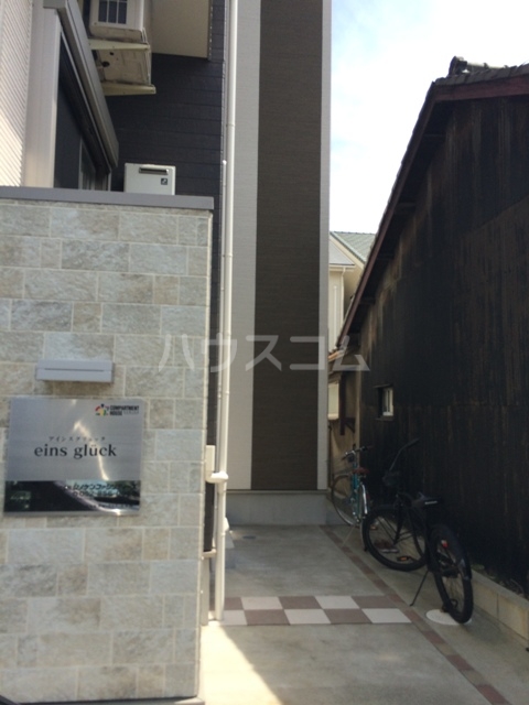 2/5 エントランス