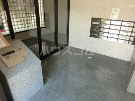 21/28 エントランス