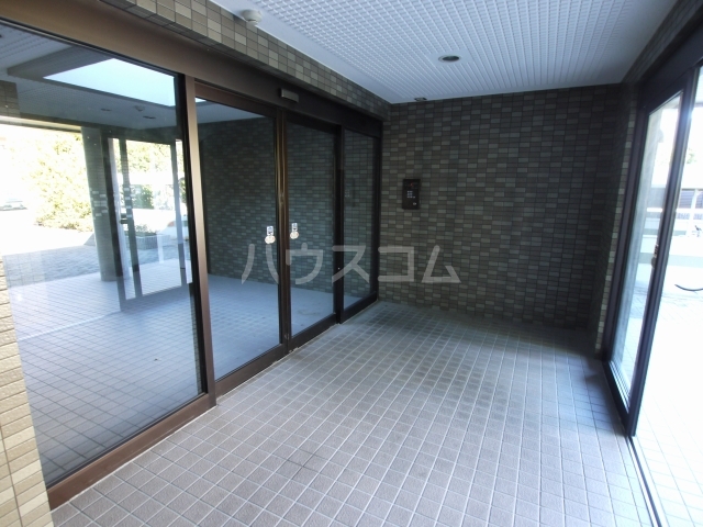 22/30 エントランス