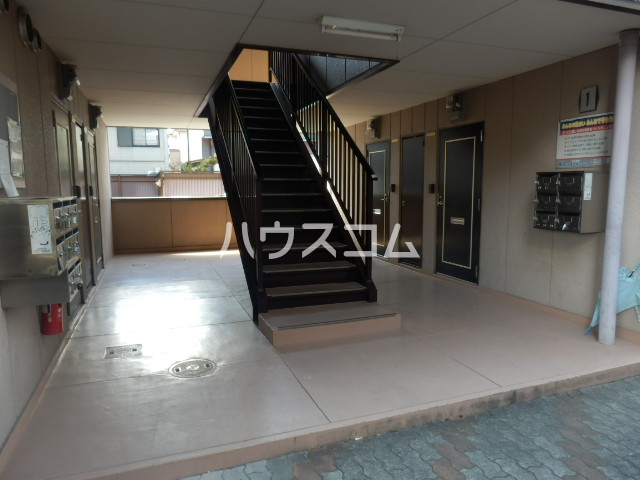 22/30 エントランス