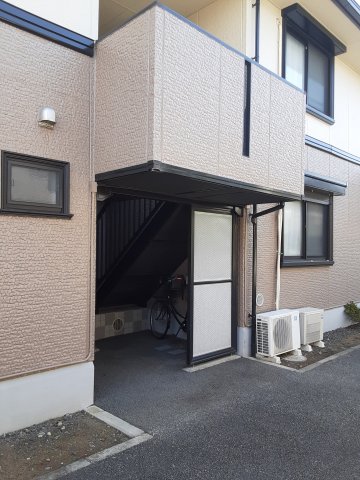 23/30 エントランス