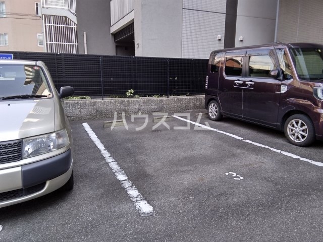 16/22 駐車場
