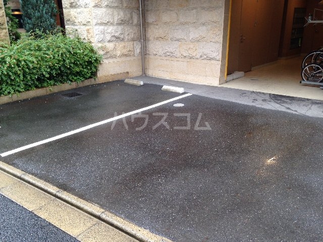 22/30 駐車場