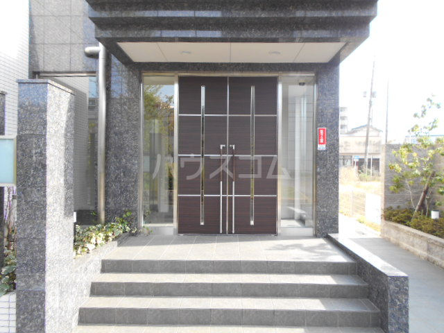 14/22 エントランス