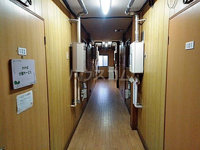 16/20 エントランス