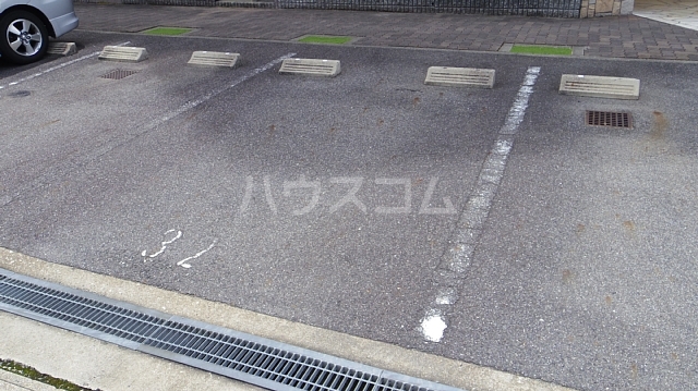 22/27 駐車場