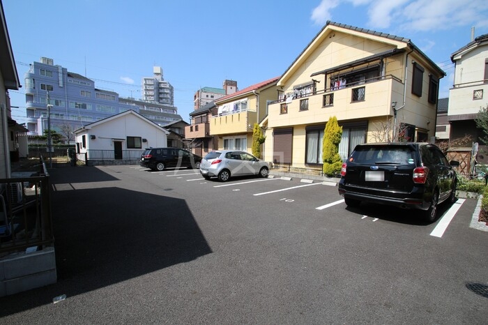 16/17 駐車場