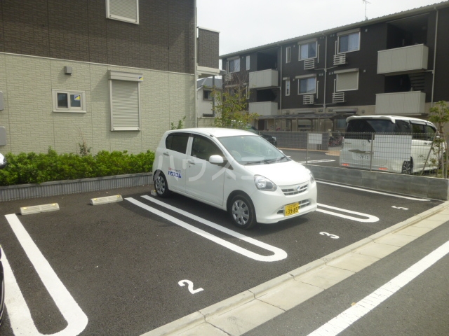 21/26 駐車場