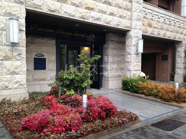 20/28 エントランス