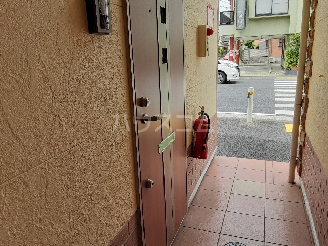 18/22 エントランス