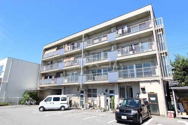 16/26 エントランス