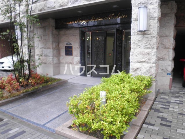 26/30 エントランス