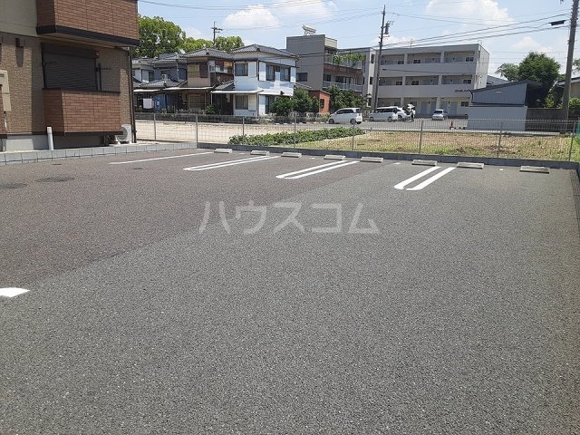 22/28 駐車場