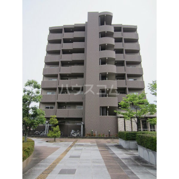 28/30 エントランス