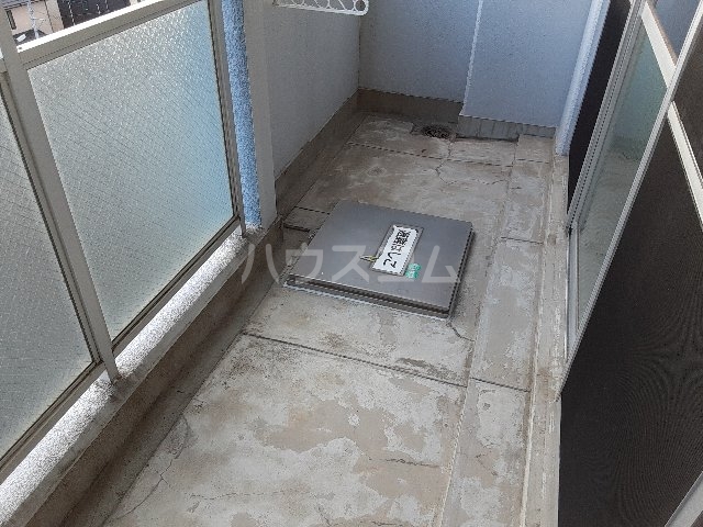 20/28 バルコニー