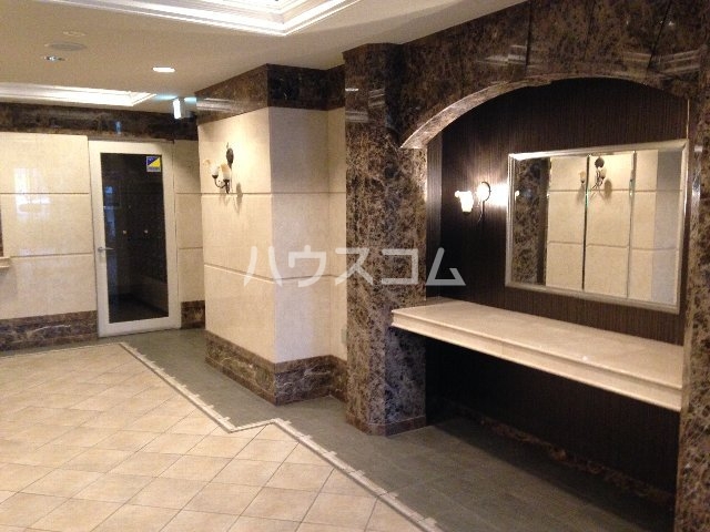 22/30 エントランス