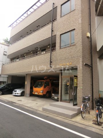 27/30 エントランス