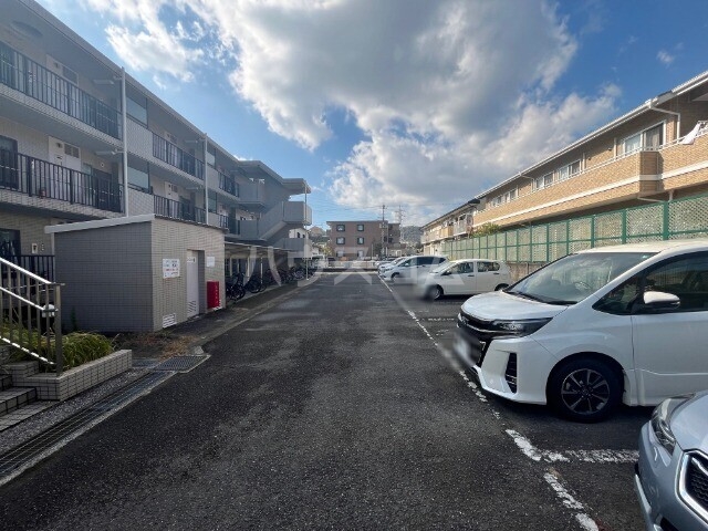 15/15 駐車場