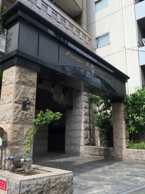 21/29 エントランス