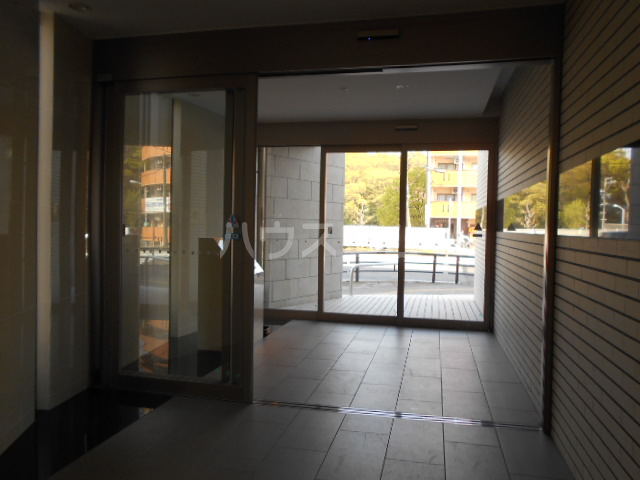 21/29 エントランス