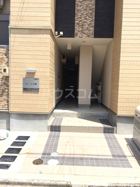 22/26 エントランス