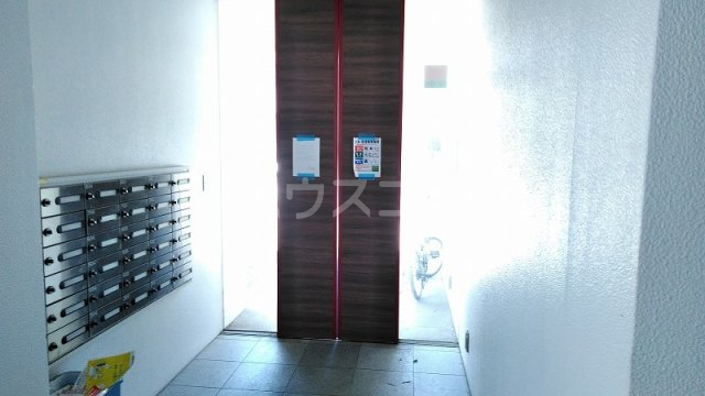 19/28 エントランス