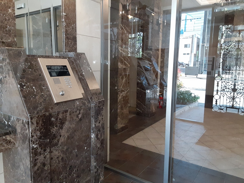 22/29 エントランス