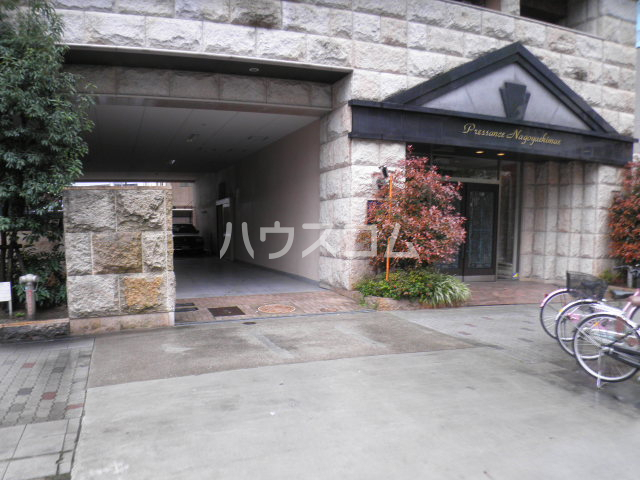 19/26 エントランス