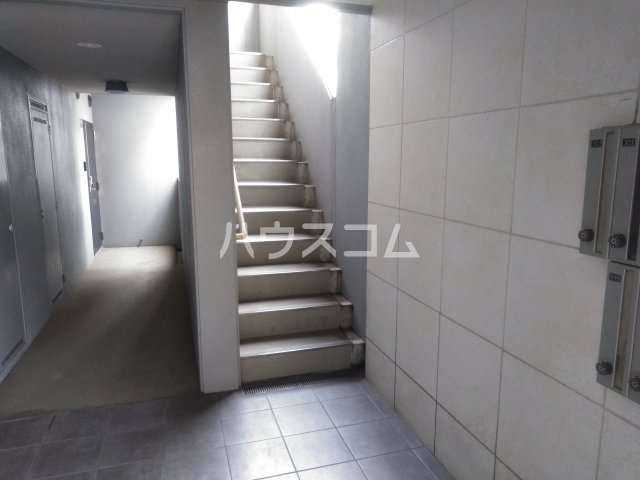 23/26 エントランス