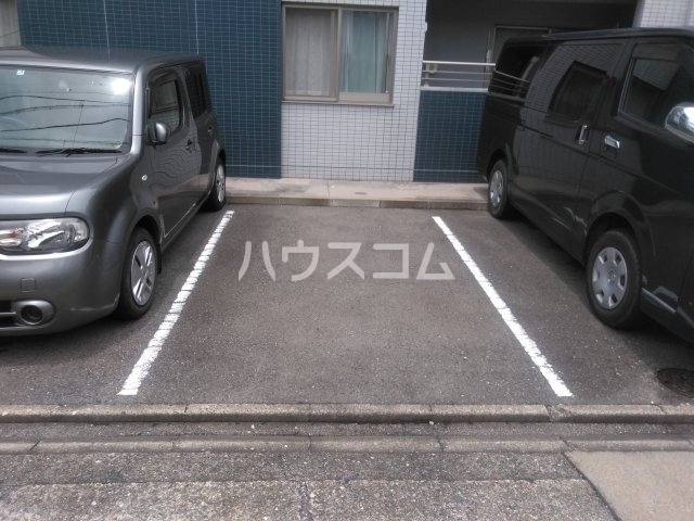 24/26 駐車場