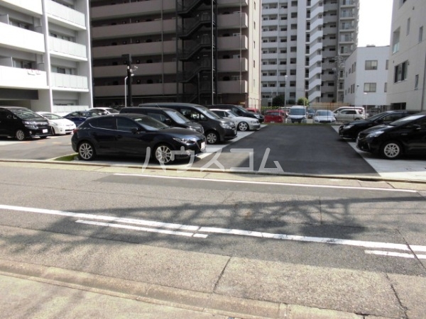 21/29 駐車場